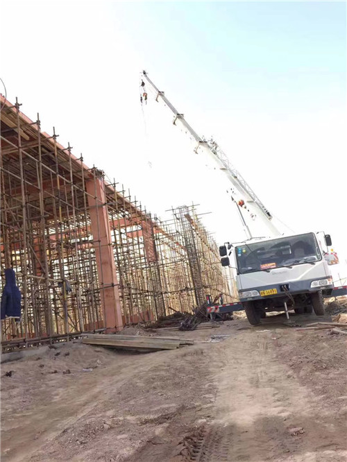 宏伟区吊车作业的安全注意事项有哪些？