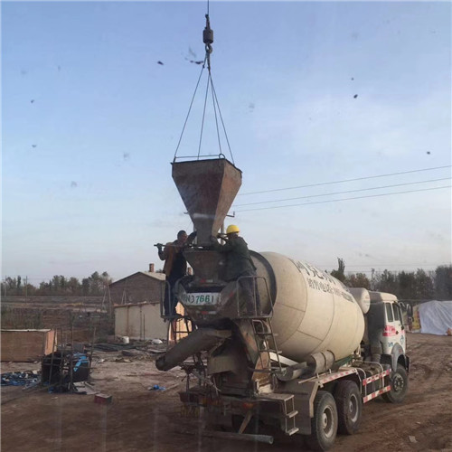 宏伟区“精准瞄准”—— 吊车的 “定位导航” 技术